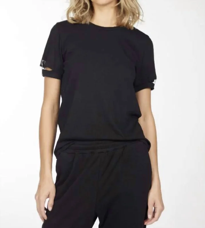 Coastal Beach - Inspired Style Danbury Short Sleeve Crew Neck Tee In Black