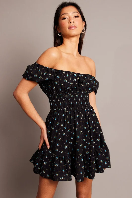 Grab Romantic Date - Night Styles Now Black Ditsy Fit And Flare Dress Mini